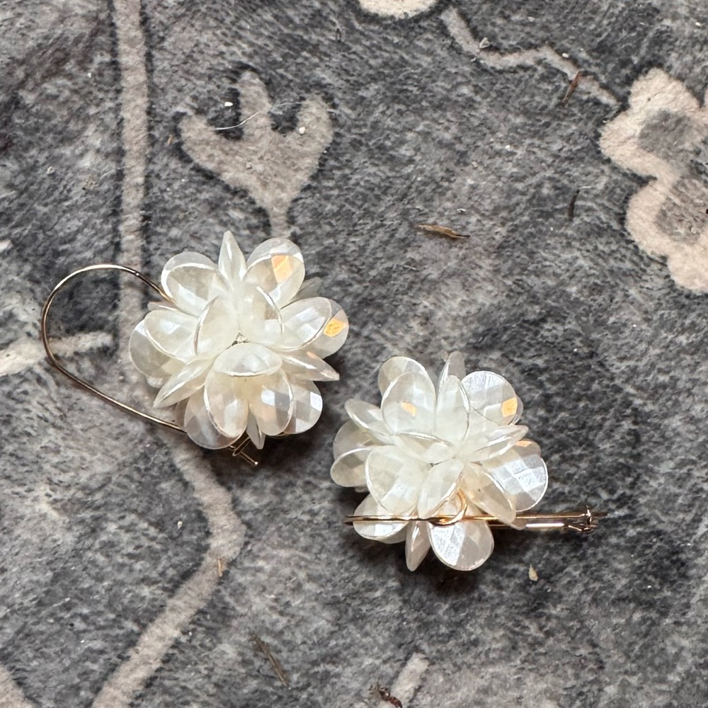 Elegant White Floral Earrings